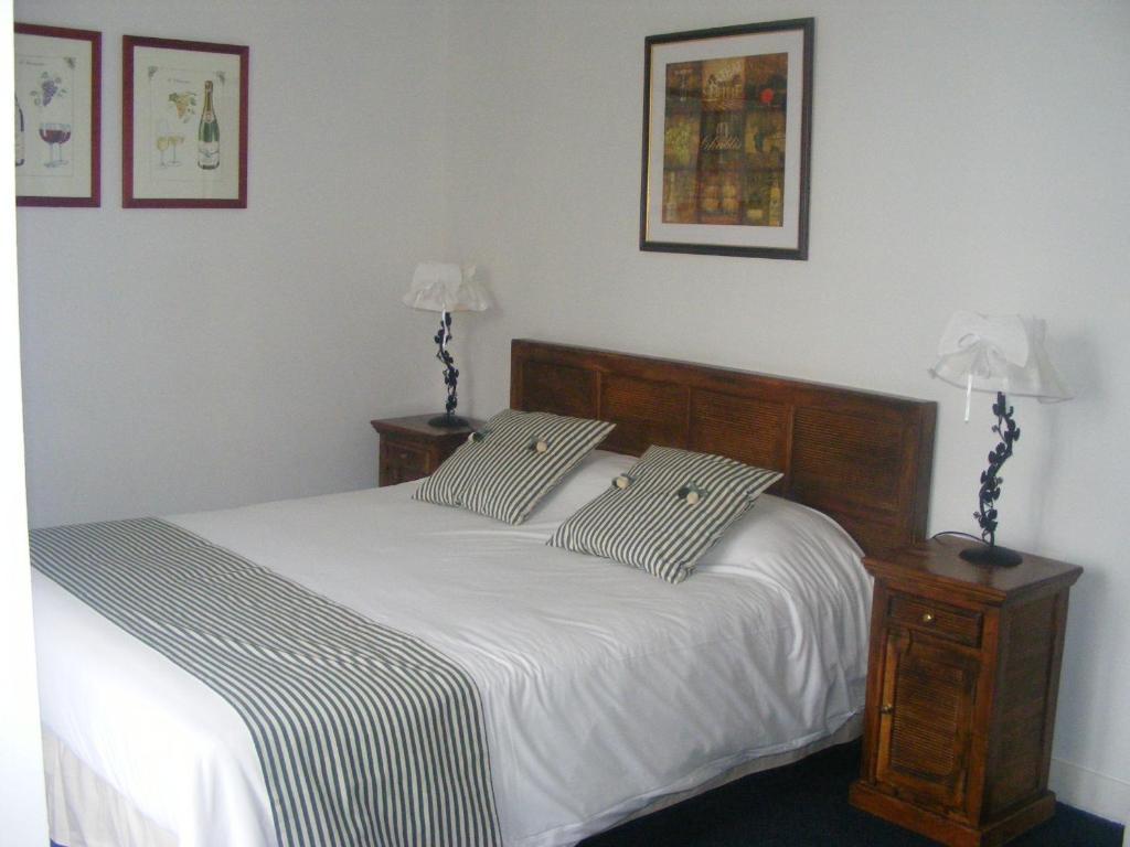 Hotel-Restaurant Cote Rivage Badefols-sur-Dordogne Rom bilde