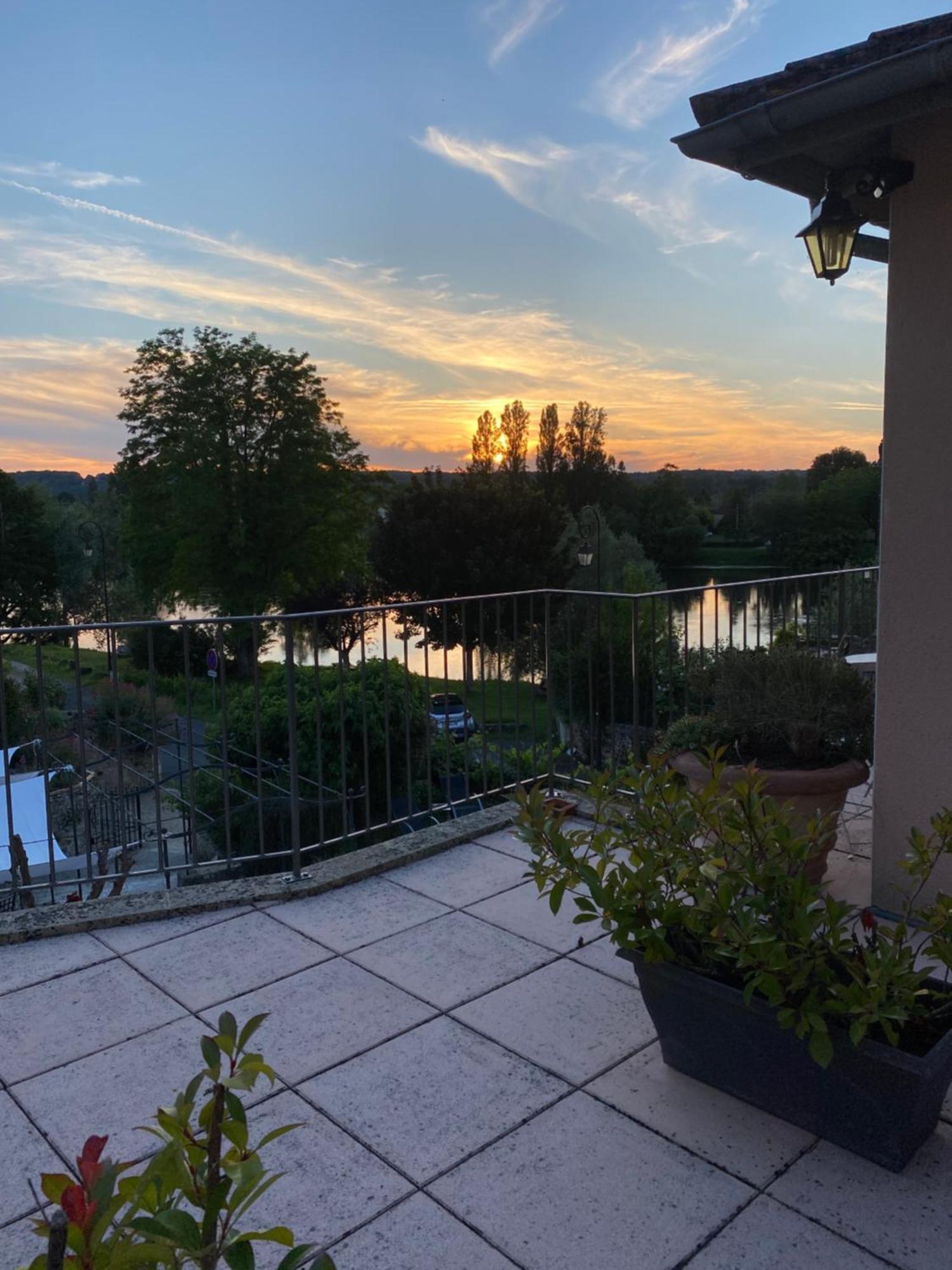 Hotel-Restaurant Cote Rivage Badefols-sur-Dordogne Eksteriør bilde